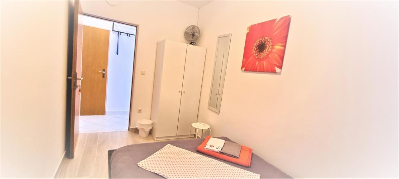 Guest House Jasna Novalja Luaran gambar